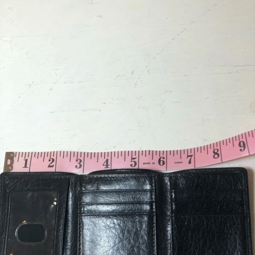 Fossil Black Tri-Fold Leather Wallet for Men, like new, pet/smoke free home